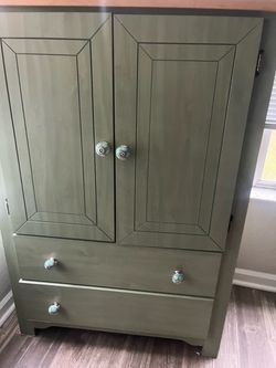 Armoire Chest