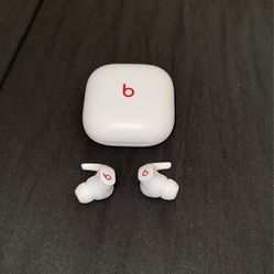 Apple Beats Fit Pro (Just case and ear buds and charger) Worn twice. 