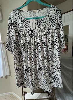 Women’s 3X top