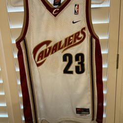 Lebron James Nike Cleveland Cavalier Jersey Youth Size - Excellent Condition
