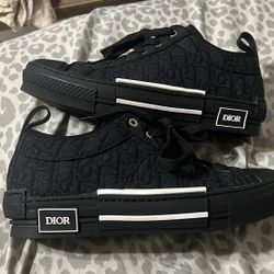 B23 Dior Low Tops
