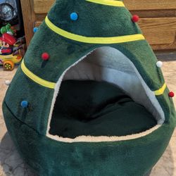 Christmas Tree Pet Bed 