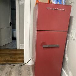 Bundle deal 2 refrigerators and a fairly new stove