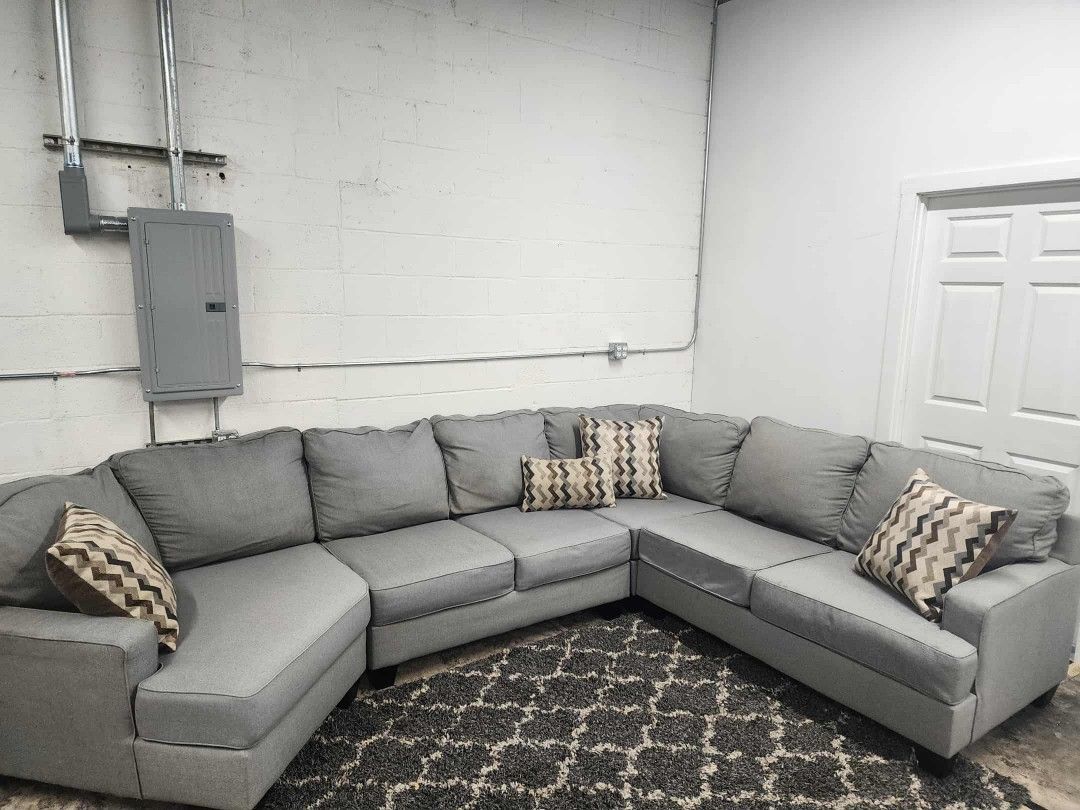 Large Sectional with Cuddler End
Delivery Available!