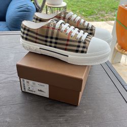 Burberry Low Top Sneakers 