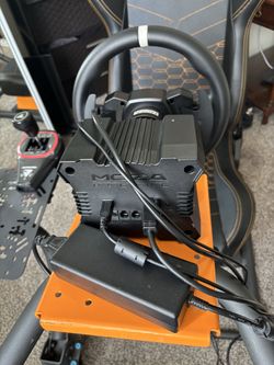 MOZA R5 (NO PEDALS)
