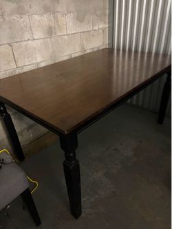 Dining room table