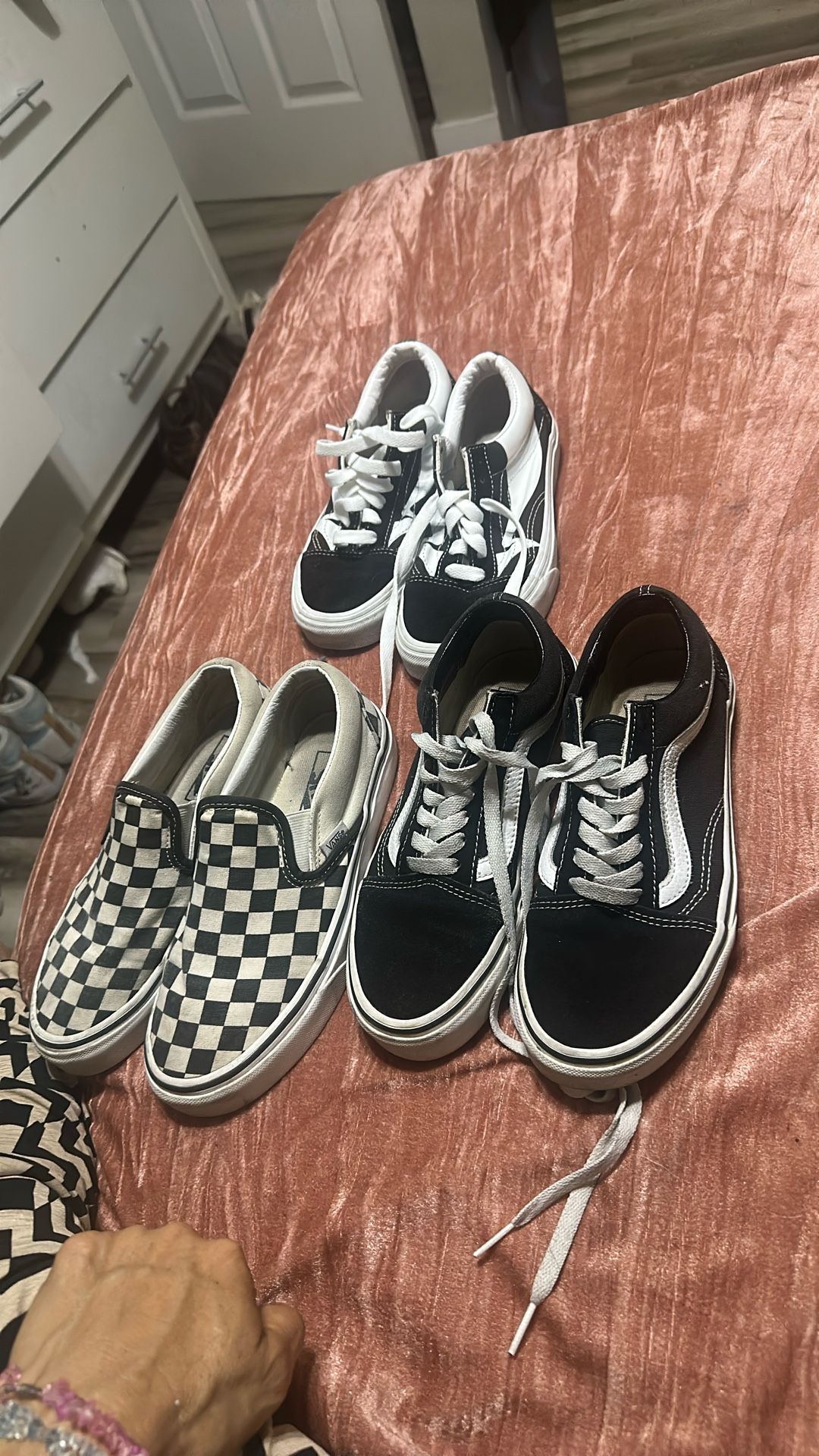 3 pares de vans size 6. todos por 25
