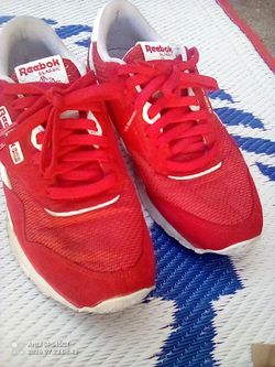 Red Reebok sneakers shoes size 9
