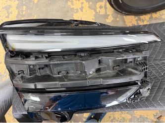 2025-26 Tesla Model Y Right Headlight Passenger Side