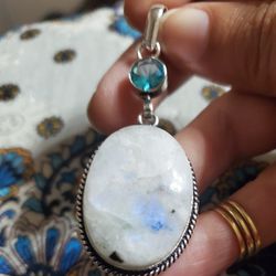 Silver Pendant With Natural Moonstone 