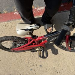 Specialized Hotrock 16 w Training Wheels 