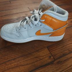 Air Jordan size 4.5 k 6.5 women