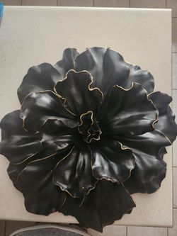 Black and gold flower (wall art)