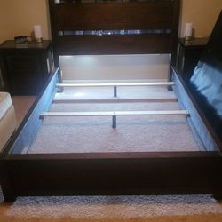 Ashley Furniture Starmore Queen Size Bed Frame 