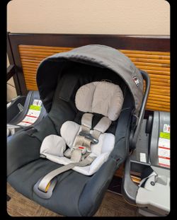 Infant Car Seat with two Bases