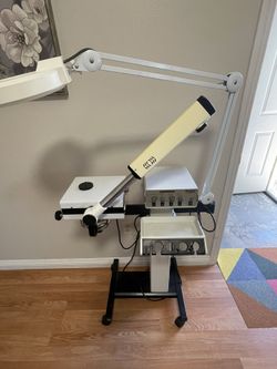 Facial machine Ikonna. In excellent Condition 