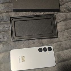 Samsung S25 - Open BOX - Never USED & UNLOCKED