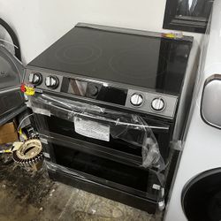 NEW ELECTRIC 30” SAMSUNG STOVE