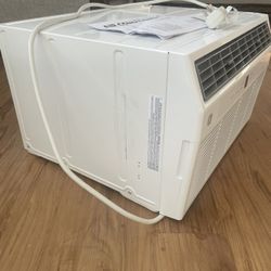 GE Thru The Wall Air Condition. Almost New. Used For A Month. Moving Sell.