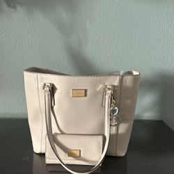 Guess Purse W/wallet