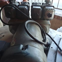 Dry pump for press
