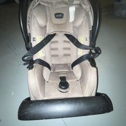 Carseat For Infants - Evenflo 