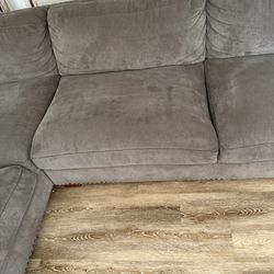 Gray Sectional With Ottoman 