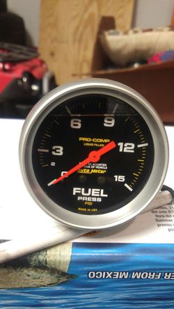 Liquid-filled fuel pressure gauge 2 5/8