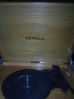 Detrola Radio, Vinyl Disc, Cassette N Disc Player
