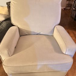 Cream Reclining Armchair 33’ x 33’ x 39’