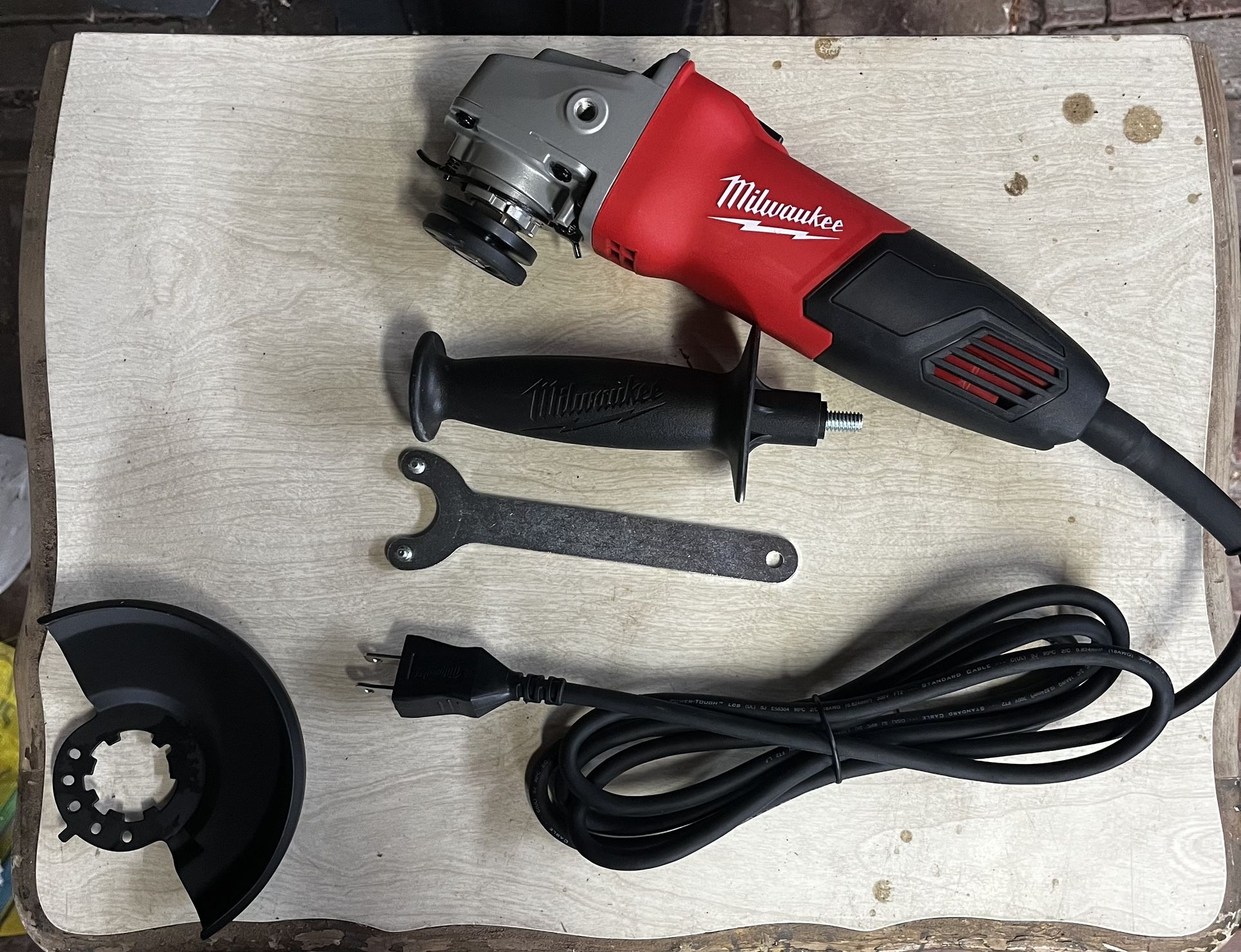 Milwaukee 7amp Grinder
