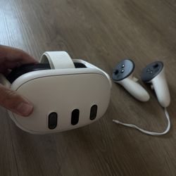 🔥 Meta Quest 3 VR Headset (128GB) + Controllers - Lightly Used 🔥