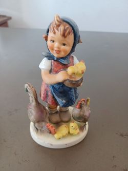 Vintage 1948 Hummel Figurine 199/0 Goebel W Germany Feeding Time