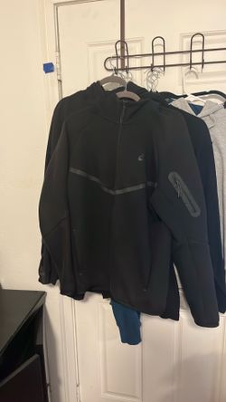 Nike tech black