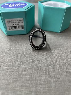 BLACK LIVING LOCKET® RING WITH SWAR CRYST SIZE 8 LK7138