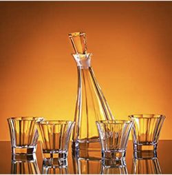 Whiskey Decanter Gift Set"Greenwich" 5-Piece (1 Carafe + 4 Glasses) incl. Lucky Coin in Box. Premium 100% Lead-Free Crystal Glass for Liquor, Bourbon