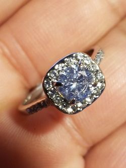 Gorgeous Women's round cut wedding engagement promises ring size 8