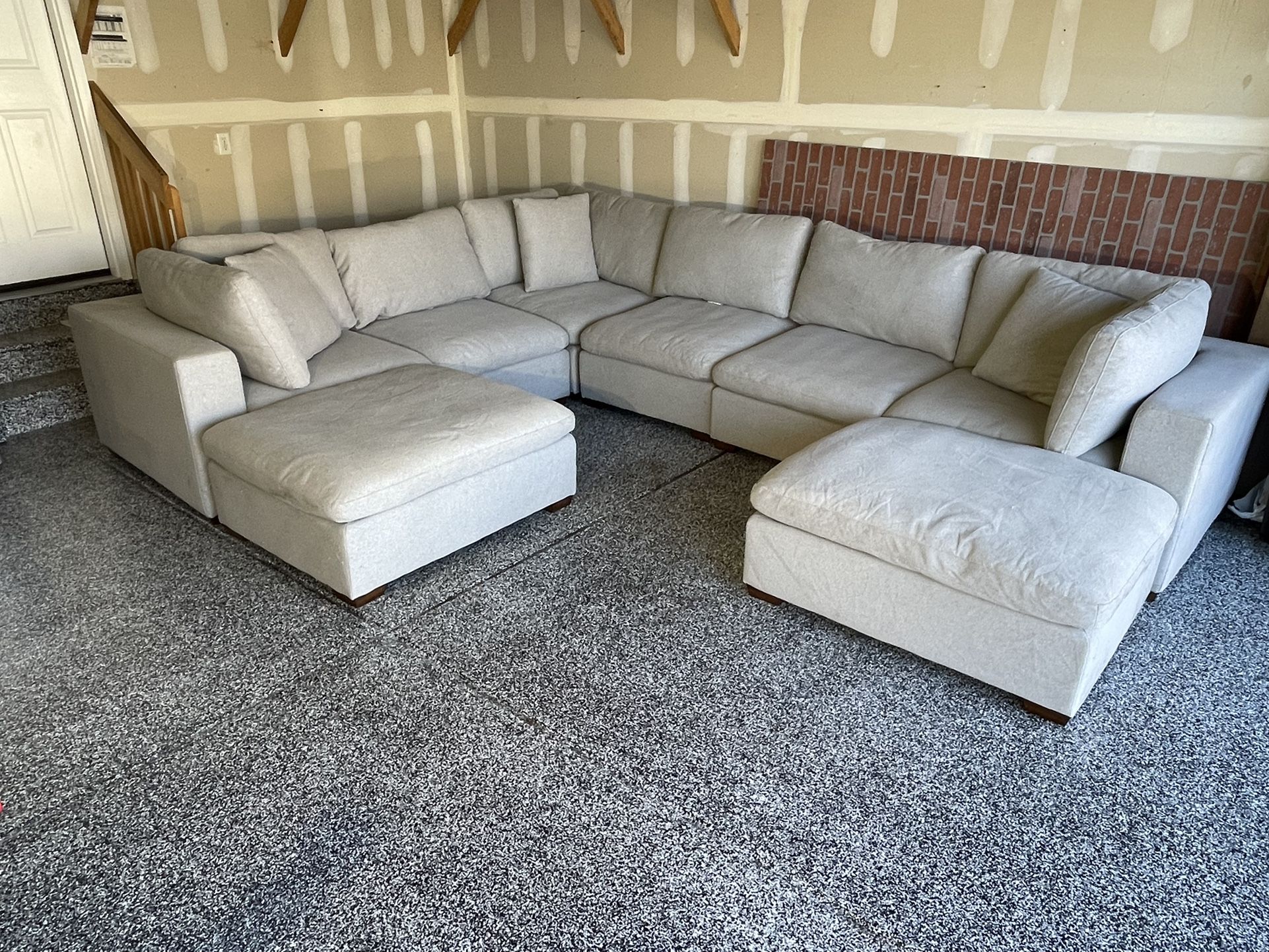 FREE DELIVERY Thomasville Lowell 8piece Fabric Modular Sectional for