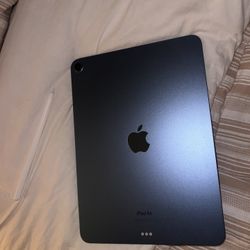 📱 Apple iPad Air (5th Generation) – 256GB – Blue – Excellent Condition