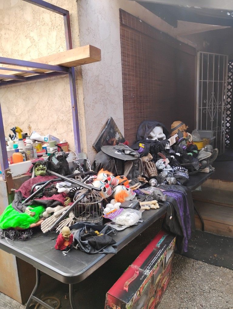 Lost Of Halloween Stuff