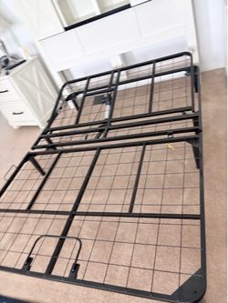 Adjustable bed frame - Queen