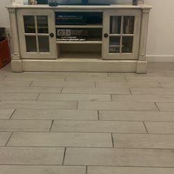 Tv Stand With  doors/shelves