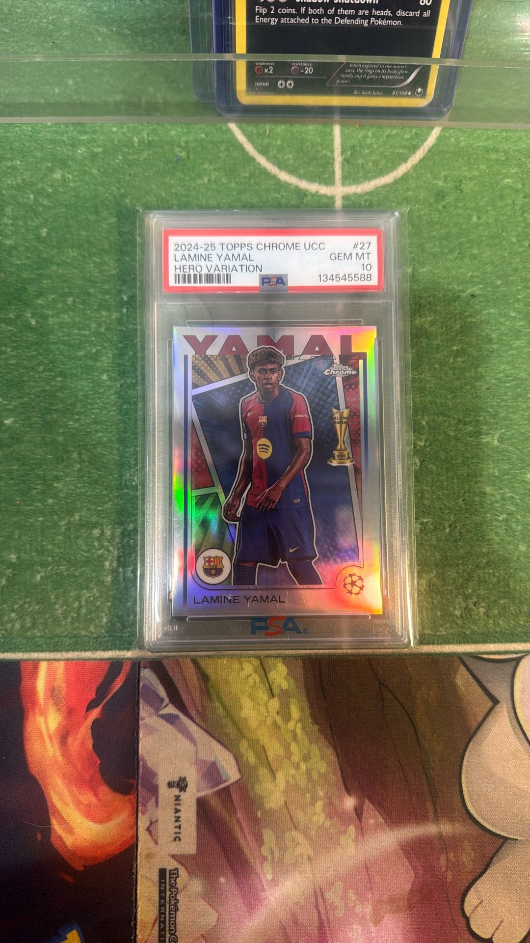 2025 Topps Chrome UCC Lamine Yamal Hero Variation PSA 10