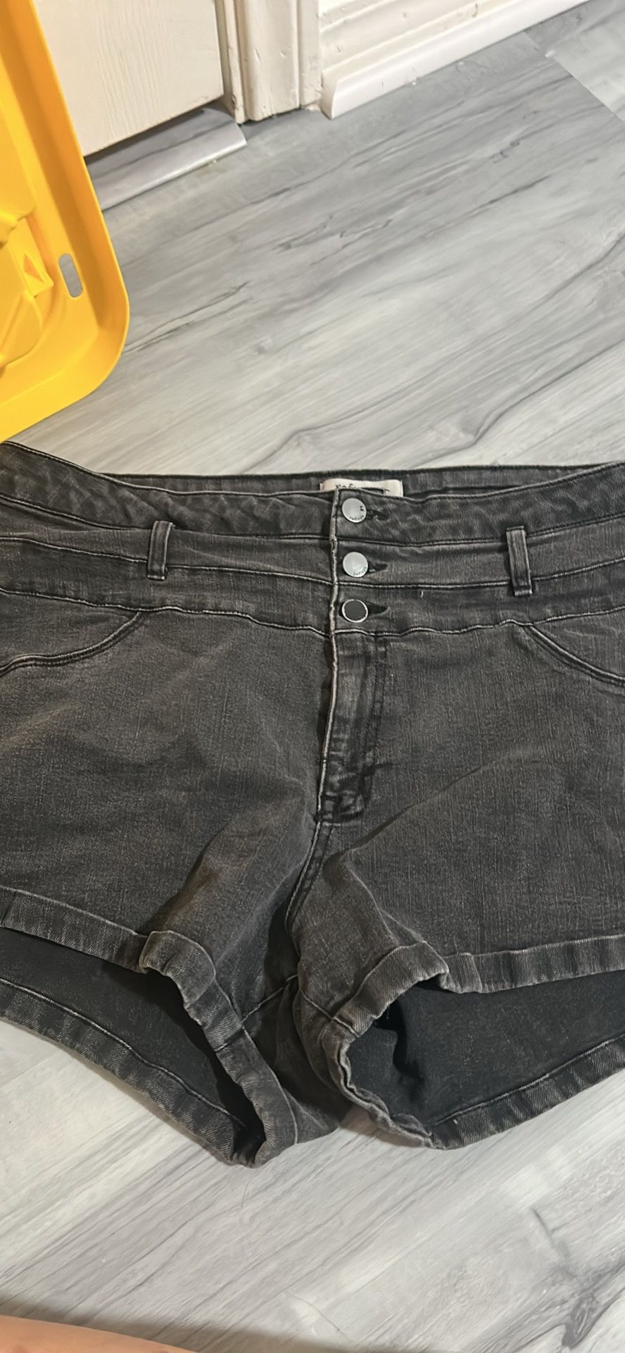 Size 20 Refuge Shorts