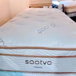 Saatva Classic Firm Twin XL-Size Mattress, Like New, Excellent Condition