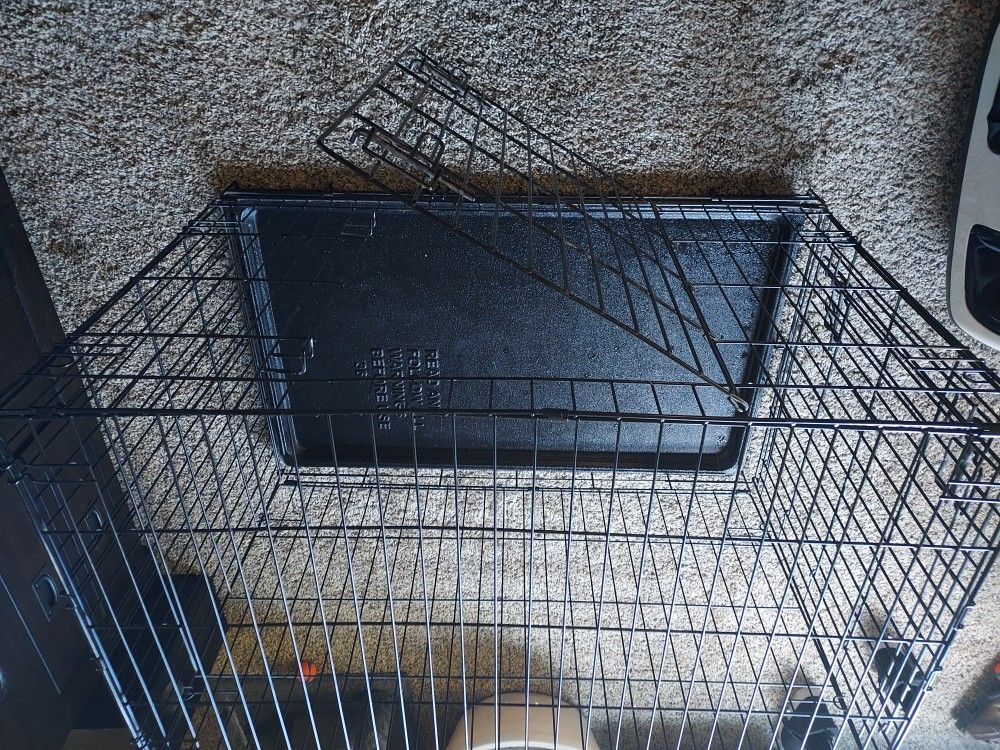 22 X 24 X 36 Dog Crate Barely Used