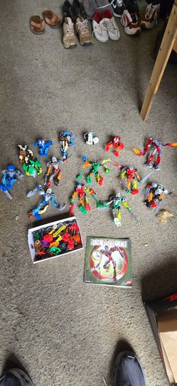 Box of bionicles