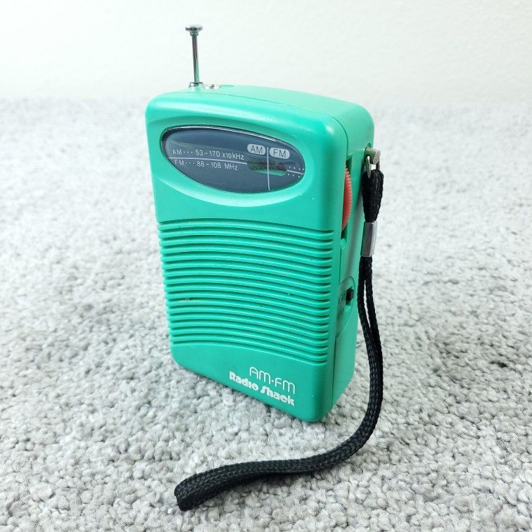 **Works!**** Vintage Radio Shack AM/FM Fun Mate Pocket Radio Retro Green 12-734 Vintage Tandy