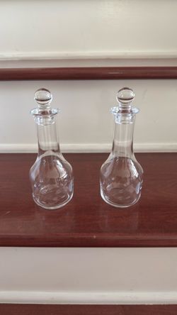 Crystal decanter set